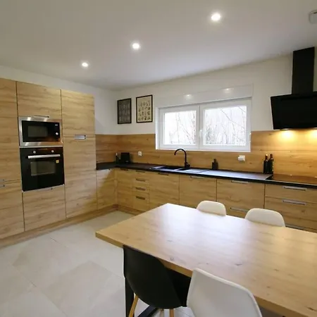 Maison Cossue, Moderne Et Calme A 5 Chbr Holiday home La Bresse