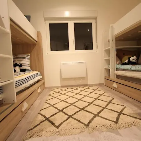 Maison Cossue, Moderne Et Calme A 5 Chbr