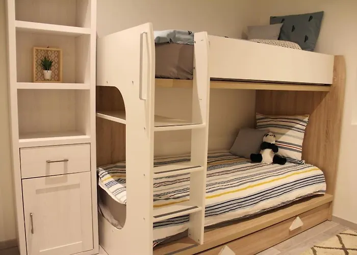 Maison Cossue, Moderne Et Calme A 5 Chbr * La Bresse