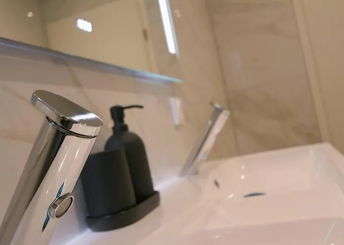 Maison Cossue, Moderne Et Calme A 5 Chbr