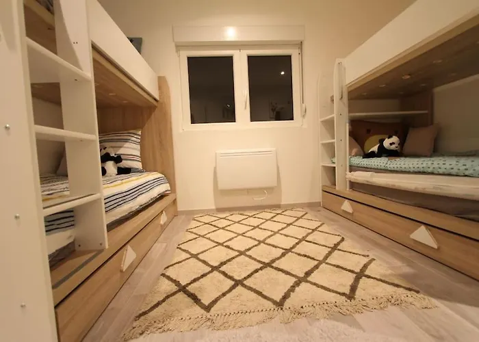 Maison Cossue, Moderne Et Calme A 5 Chbr